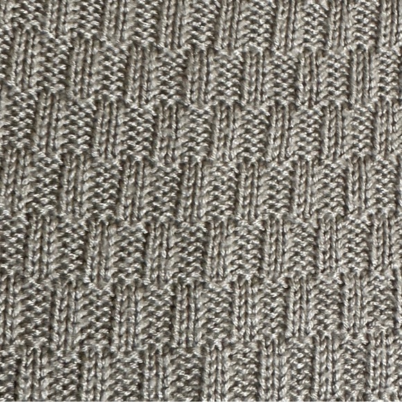 Super soft sweater by Elizabeth and Clarke Sz 4 - Picture 9 of 9